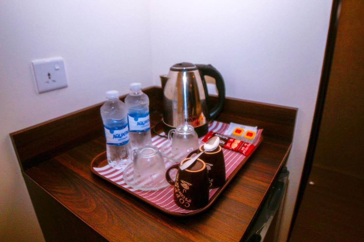 ِafnan Hotel Aqaba Bagian luar foto
