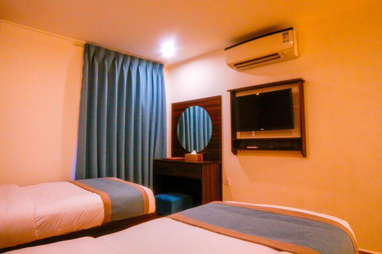 ِafnan Hotel Aqaba Bagian luar foto