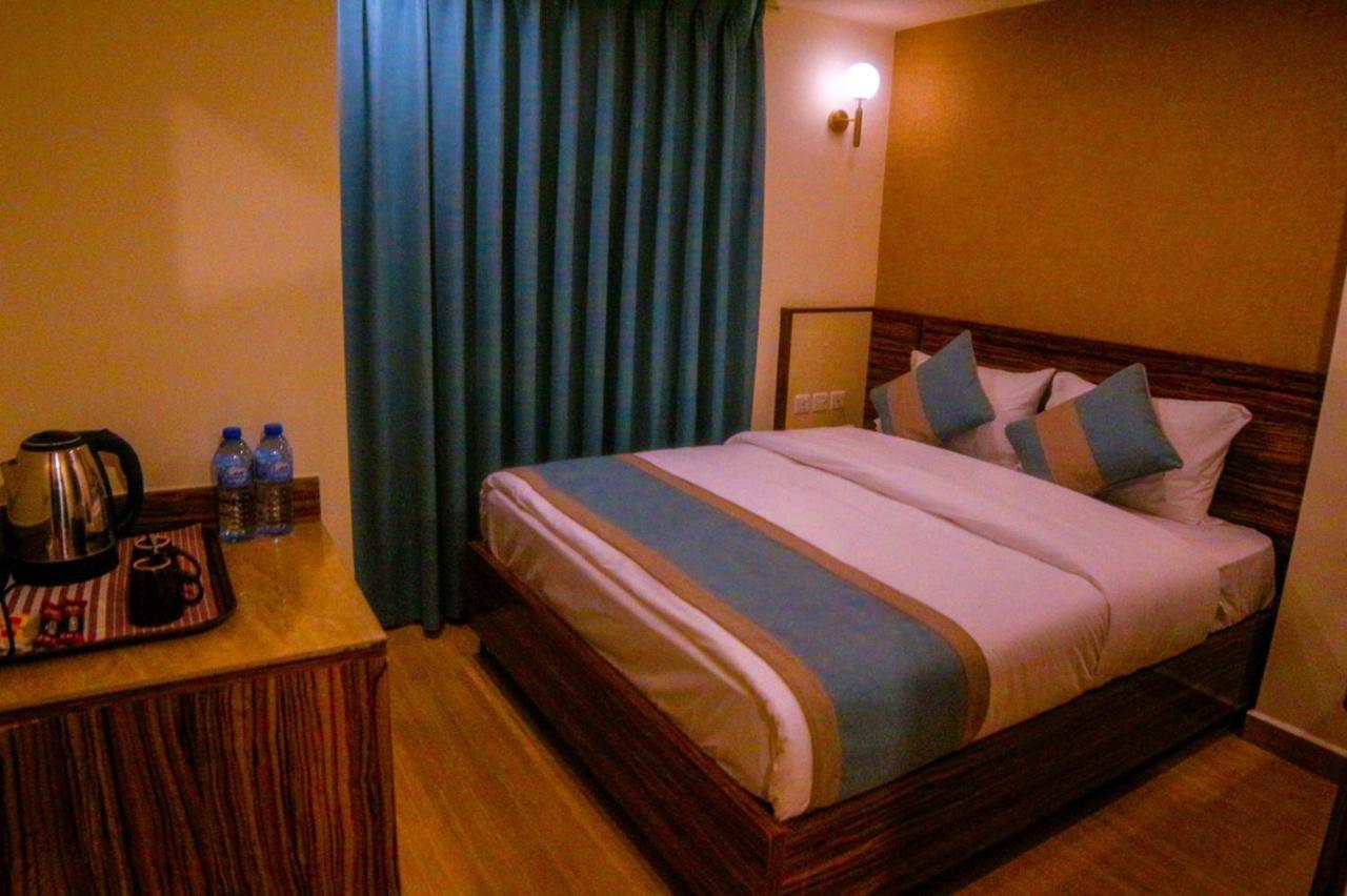 ِafnan Hotel Aqaba Bagian luar foto