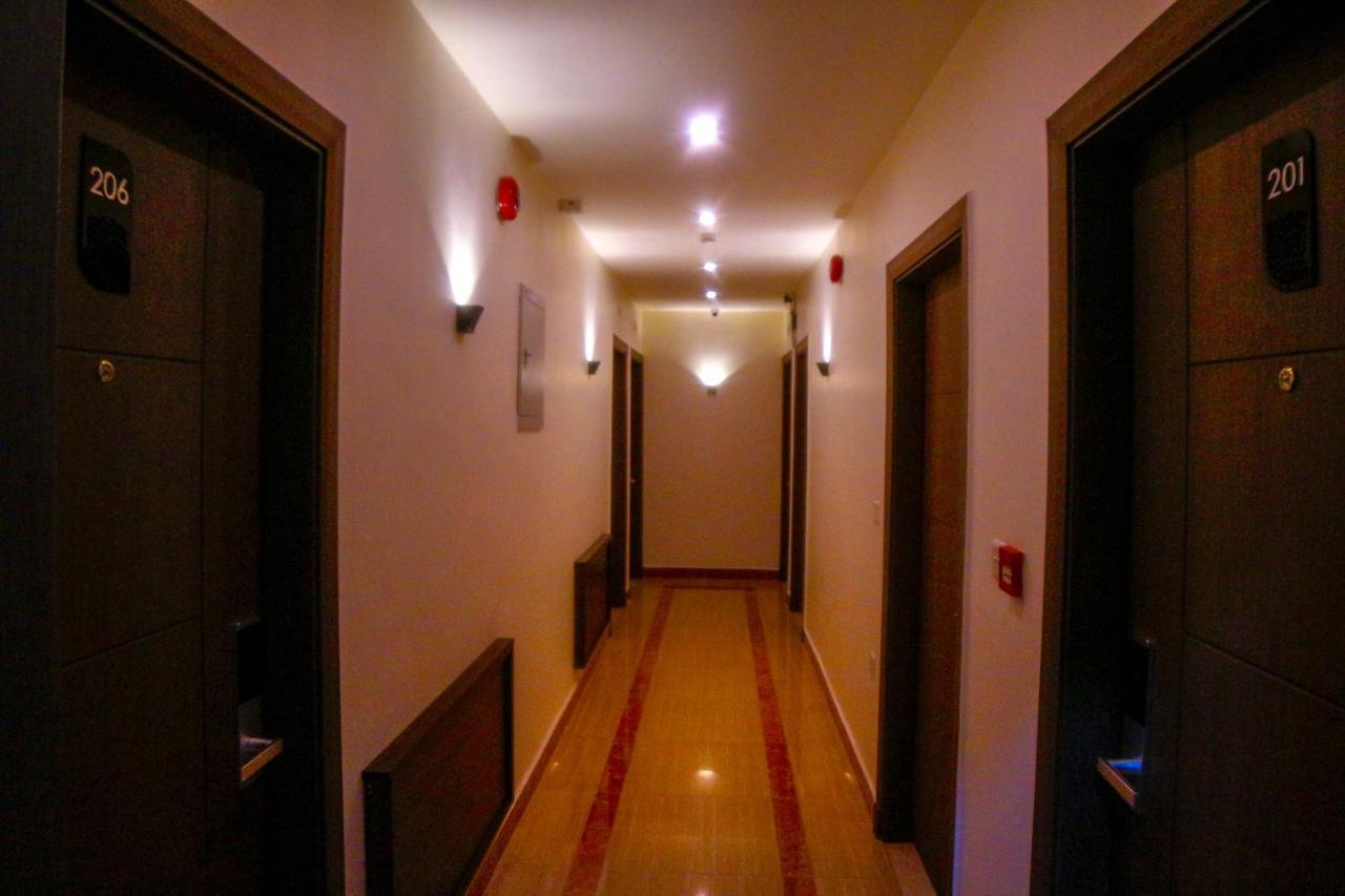 ِafnan Hotel Aqaba Bagian luar foto